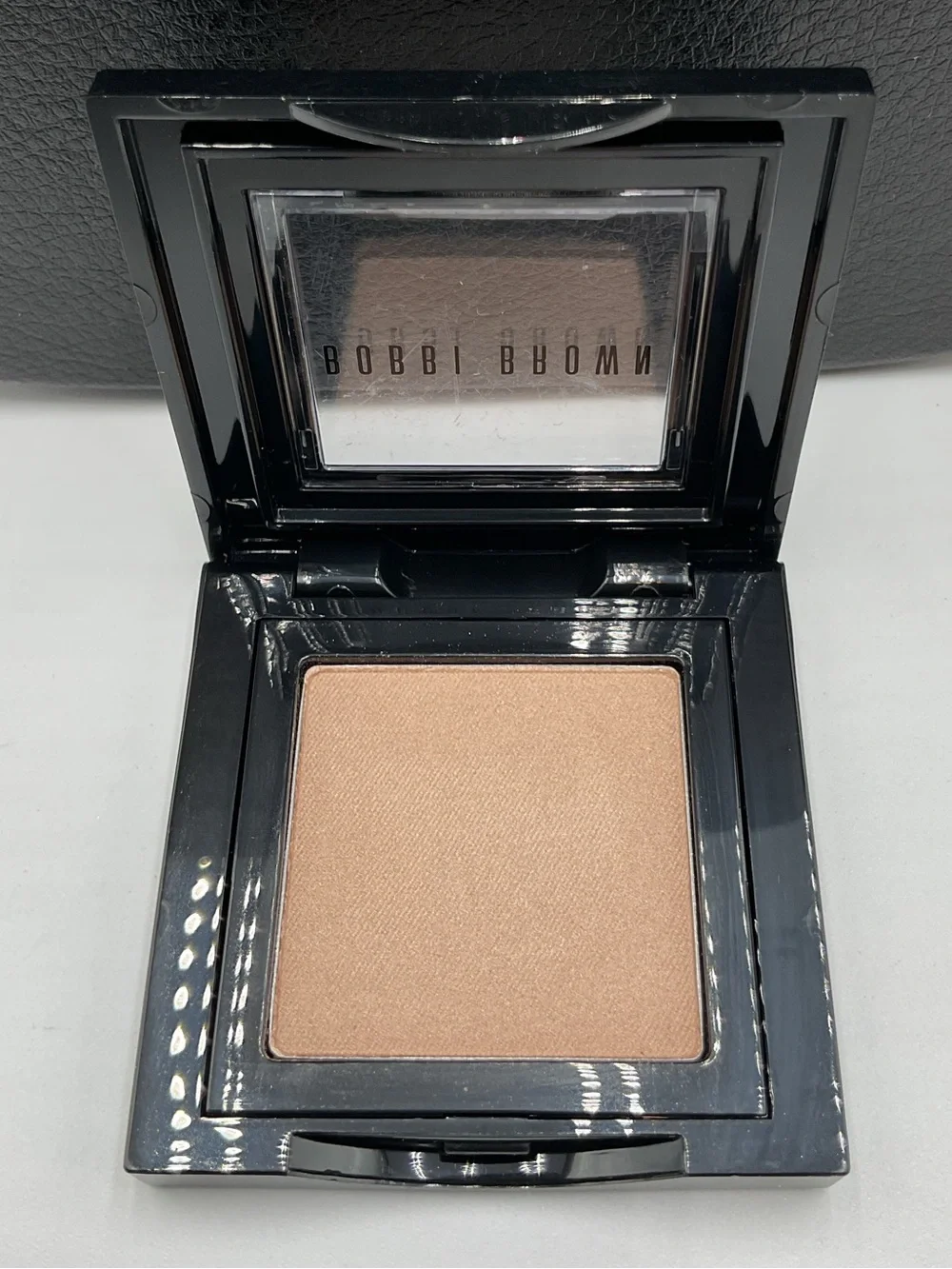 Bobbi Brown Shimmer Wash Eyeshadow in Champagne - BNWOB, Discontinued & HTF